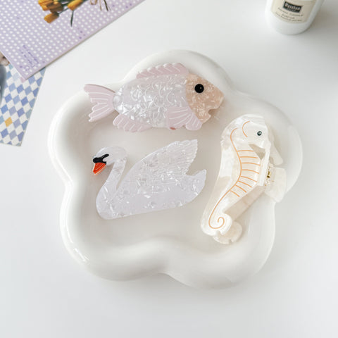 AquaElegance Hook – Swan, Goldfish & Seahorse Decorative Grip Wall Holder